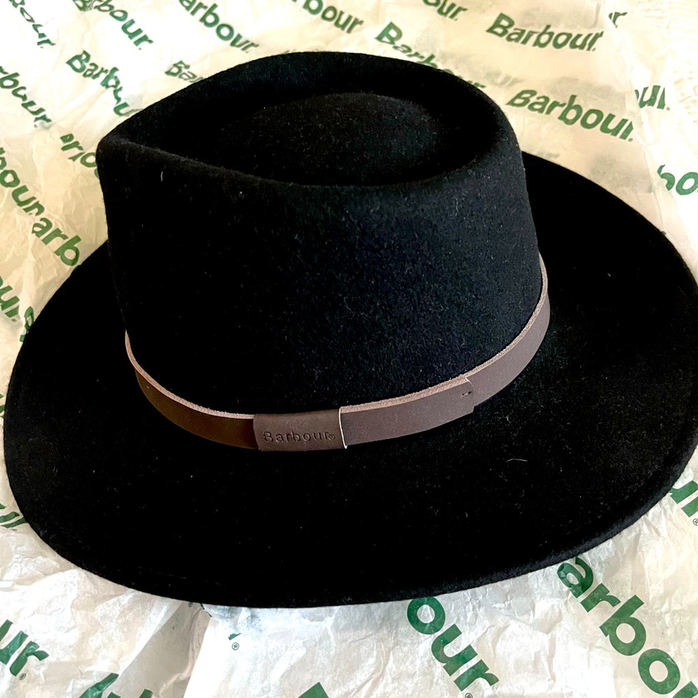NWT Barbour black wool hat